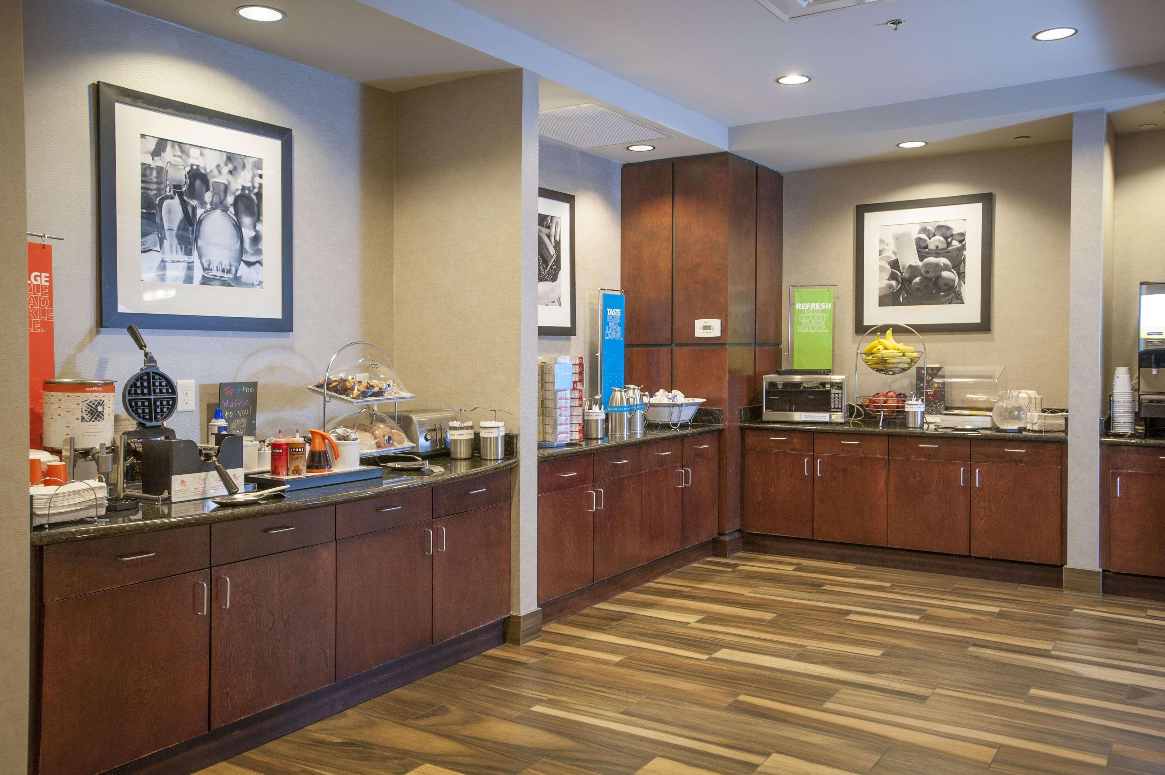 Hampton Inn & Suites Mobile Providence Park/Airport Exterior foto